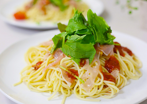 生ハム、滋養野菜、新鮮海産物をご提供 