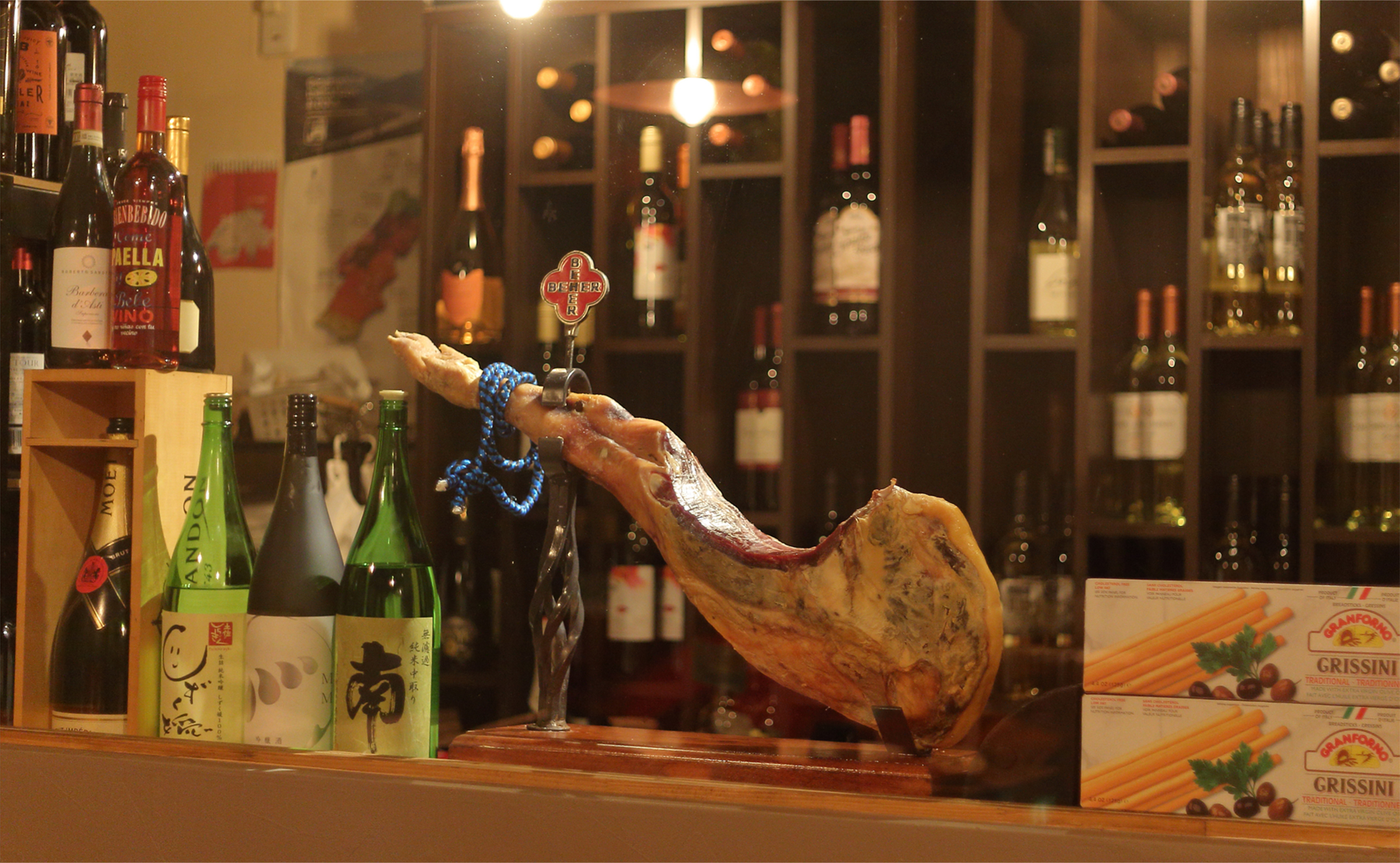 ワイン好きにはたまらない。ソムリエ厳選のワインを50種超ご用意。飲み放題も!!