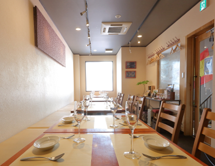 メインテーブル席 16席（4名×4）