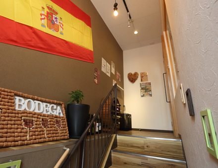 専用階段で2階へどうぞ